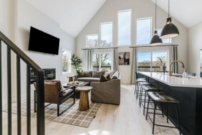 New Biltmore Village 5 Bedroom Home, 2 Decks, Mtn Views